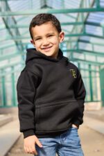 ⁦سويت شيرت أولادي بتطريز خيط على شكل أسد بألوان متنوعة على الظهر خامة ميلتون اسفنجي⁩ - الصورة ⁦2⁩