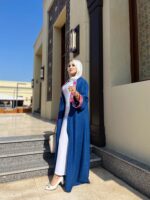 قفطان أزرق ملكي بتصميم فاخر ولمسات أنيقة