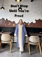 ⁦قفطان لافندر فخم بتصميم أنيق وتفاصيل راقية⁩ - الصورة ⁦8⁩