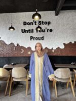 ⁦قفطان لافندر فخم بتصميم أنيق وتفاصيل راقية⁩ - الصورة ⁦3⁩