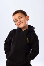 ⁦هودي بتطريز رسم أسد على الظهر خامة ميلتون اسفنجي⁩ - الصورة ⁦4⁩