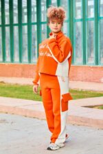 ⁦سوت كامل بتصميم مبتكر وتطريز عصري⁩ - الصورة ⁦10⁩