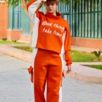 سوت كامل بتصميم مبتكر وتطريز عصري