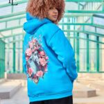 سويت شيرت حريمي لبني مع تطريز خلفي بشكل جديد ومميز