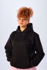 ⁦هودي من تيما مع تطريز فراشة في الخلف⁩ - الصورة ⁦2⁩