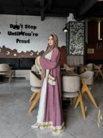 ⁦قفطان فخم بتصميم راقٍ وتفاصيل أنيقة⁩ - الصورة ⁦12⁩